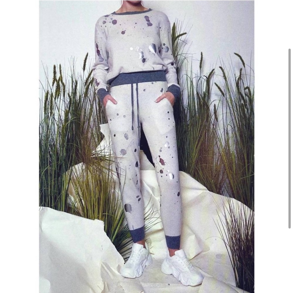 NWT BRODIE CASHMERE Splatter Foil Cashmere Joggers Silver White Pants Knit XS - Picture 3 of 13